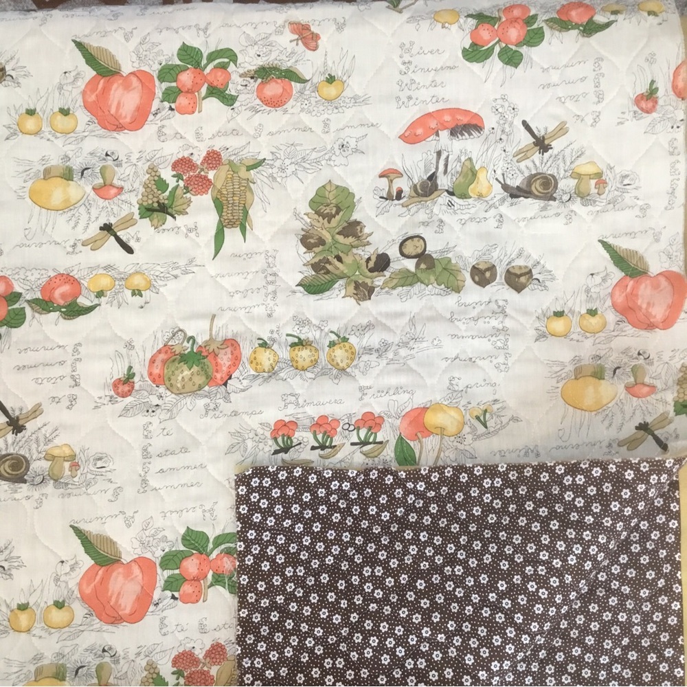 VTG 3 yd 70's Double-sided Quilted Fabric Mushrooms Strawberries Flowers Brown